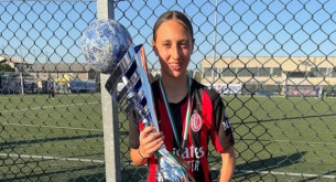 Την λένε Έμα και είναι η κόρη ενός θρύλου: Ο πατέρας της χάνει το πρωτάθλημα, εκείνη πήρε το Κύπελλο