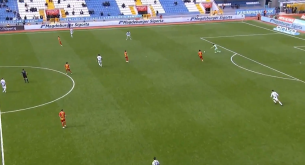 Ασύλληπτο: Ο Γιαννιώτης έβαλε το γκολ της χρονιάς στην Τουρκία με σουτ από το τέρμα (video)