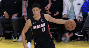 Η Αρμάνι «ονειρεύεται» τον Σιμόνε Φοντέκιο