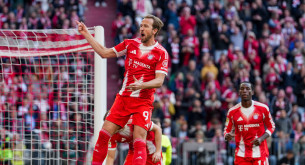 Η Μπάγερν έκανε «πάρτι» κόντρα στη Στουγκάρδη και κατάκτησε την 35η σαλατιέρα