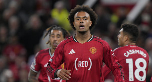 Το συγκινητικό μήνυμα στη φανέλα της Μάντσεστερ Γιουνάιτεντ που κανένας δεν κατάλαβε (photo)