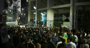 Ο συγκινητικός  «αποχαιρετισμός» της Θύρας 13 στη Λεωφόρο (video)