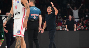 Ο Αθλητικός Δικαστής κάλεσε σε απολογία τον Αταμάν για το... σακάκι του