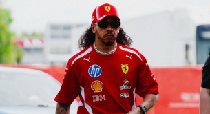 Το νέο look του Λιούις Χάμιλτον για το grand prix στη Βαρκελώνη που δεν έκανε και τόσο... πάταγο (video)
