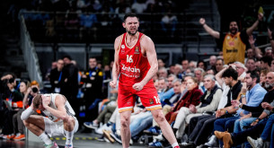 Ο Κώστας Παπανικολάου «έγραψε» ιστορία με μοναδικό ρεκόρ συμμετοχών στον Ολυμπιακό