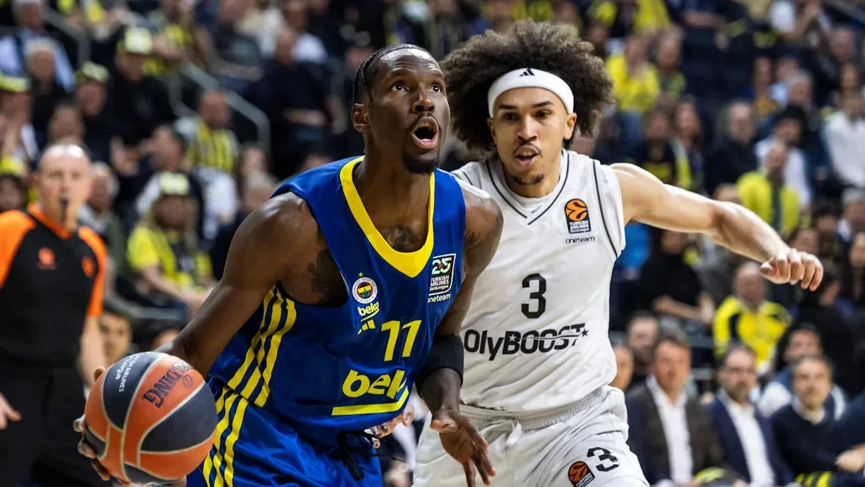 O Χέιζ-Ντέιβις υπέγραψε τη ματσάρα-έπος και «εκτέλεσε» την Παρί!