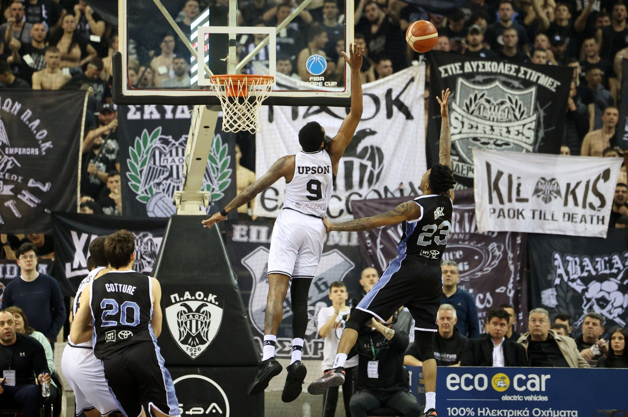 Γεμίζει το PAOK Sports Arena για τον μεγάλο ημιτελικό με Σολέ