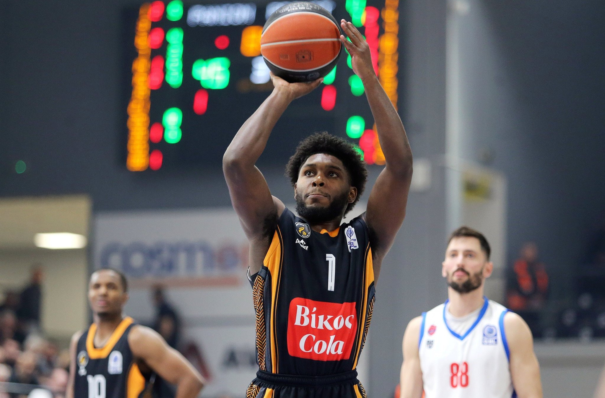 Εκτός Γουόκερ και Ρις κόντρα στην ΑΕΚ, στην αγορά για γκαρντ ο Προμηθέας