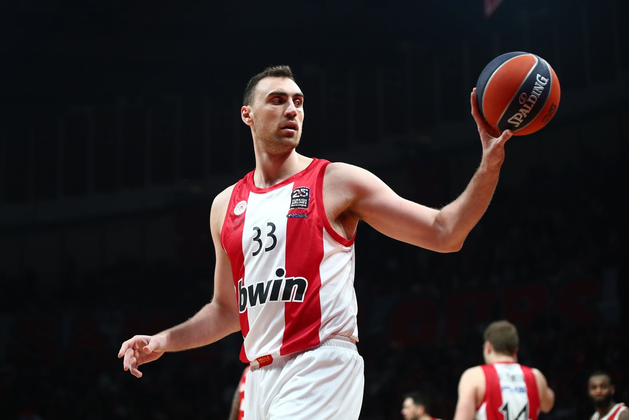 Νοσοκομείο Ολυμπιακός: Νοκ άουτ για δύο εβδομάδες Μιλουτίνοφ και Βιλντόσα