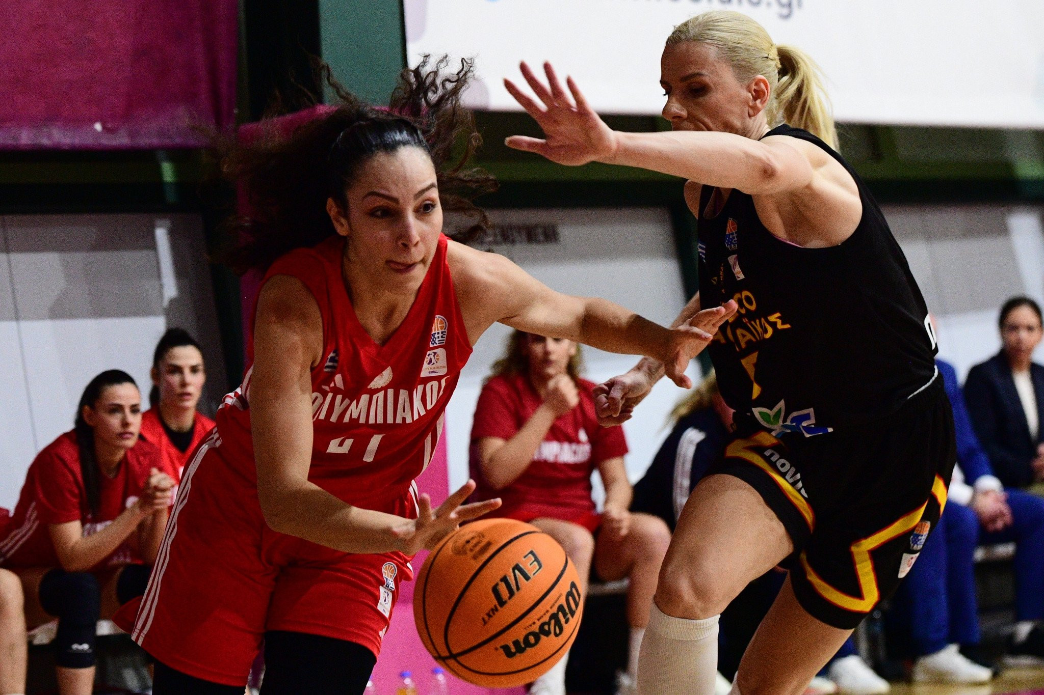 Την Τετάρτη (2/4) η πρώτη «μάχη» μεταξύ Ολυμπιακού και Αθηναϊκού