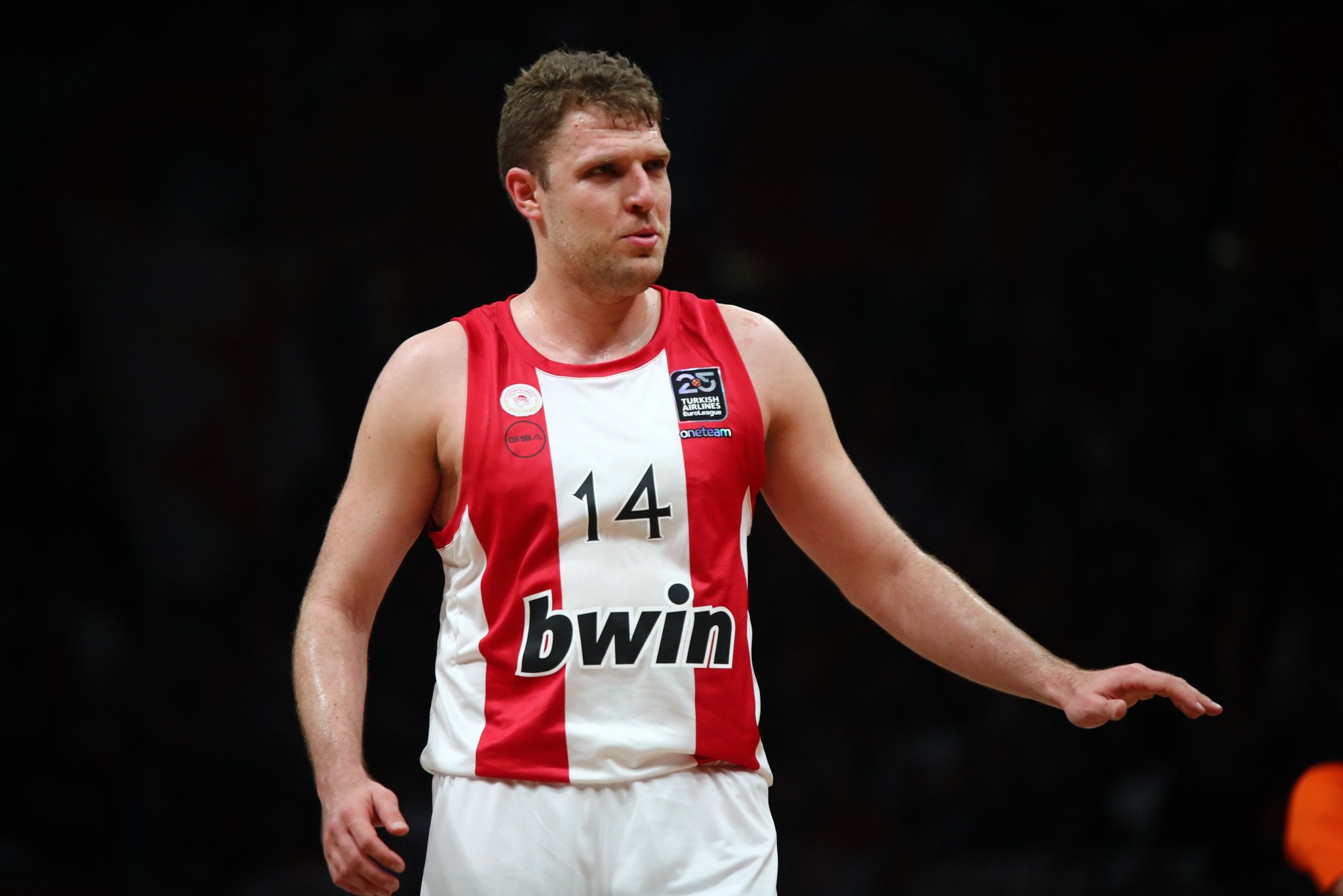 Πήρε την σκυτάλη από τον Τσίλντρες ο Βεζένκοφ (vid)