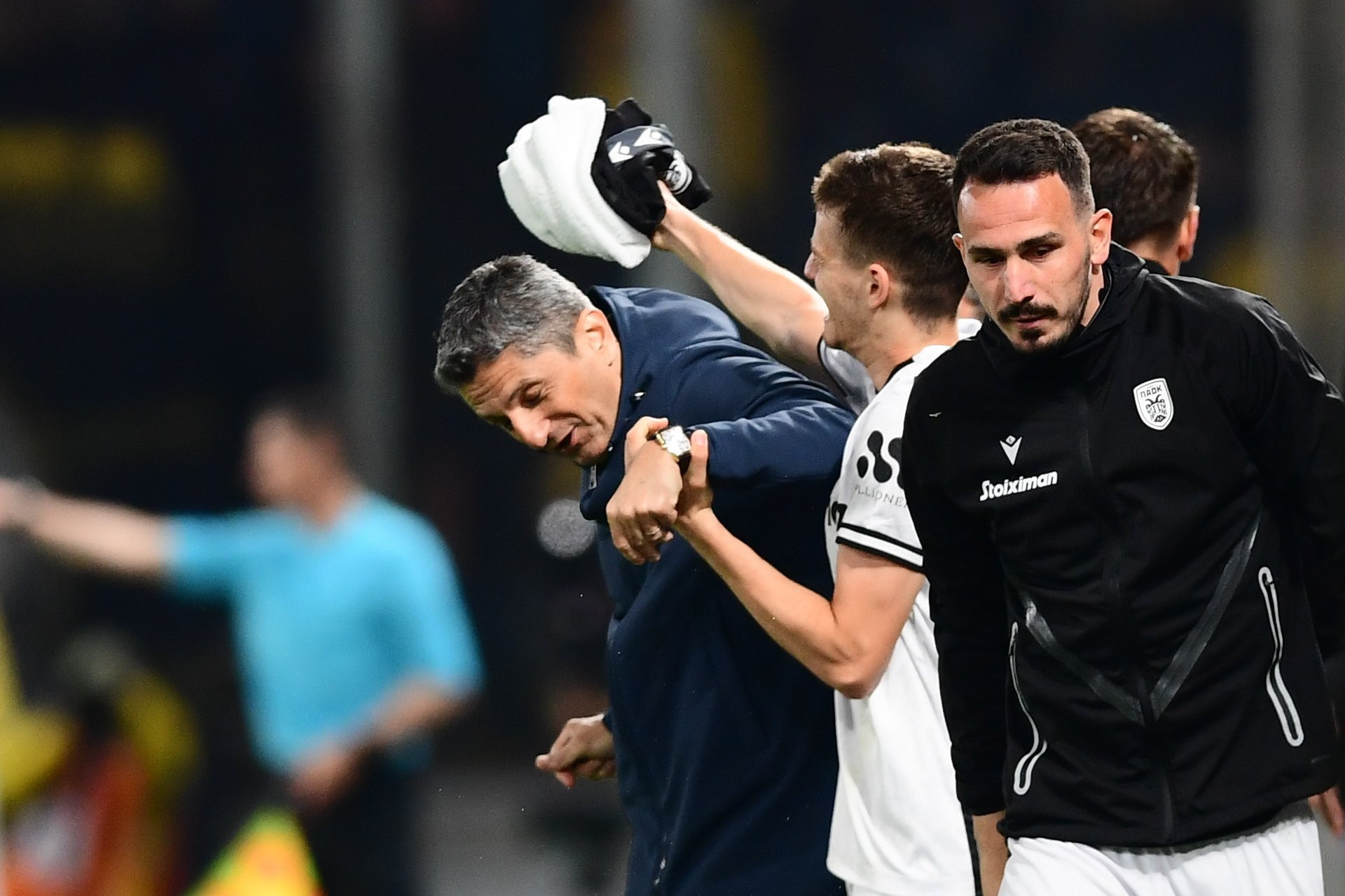 «Τρέλα» Λουτσέσκου - Κωνσταντέλια στο γκολ του Πέλκα (pics)