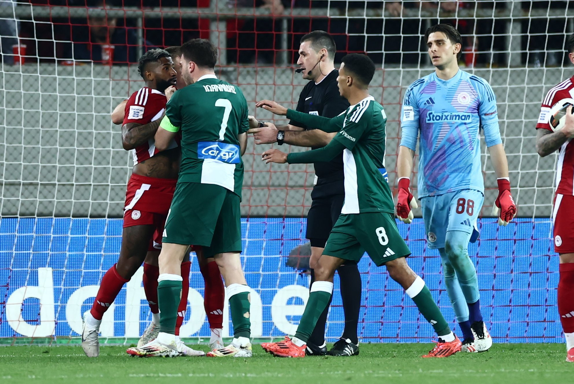 Πιάστηκαν στα «χέρια» Ιωαννίδης και Ροντινέϊ (pics)