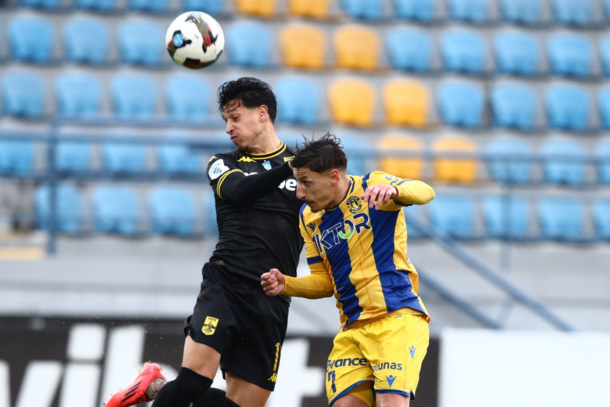 Που θα δείτε σήμερα τα παιχνίδια των playoffs - playouts της Super League και την Super League 2