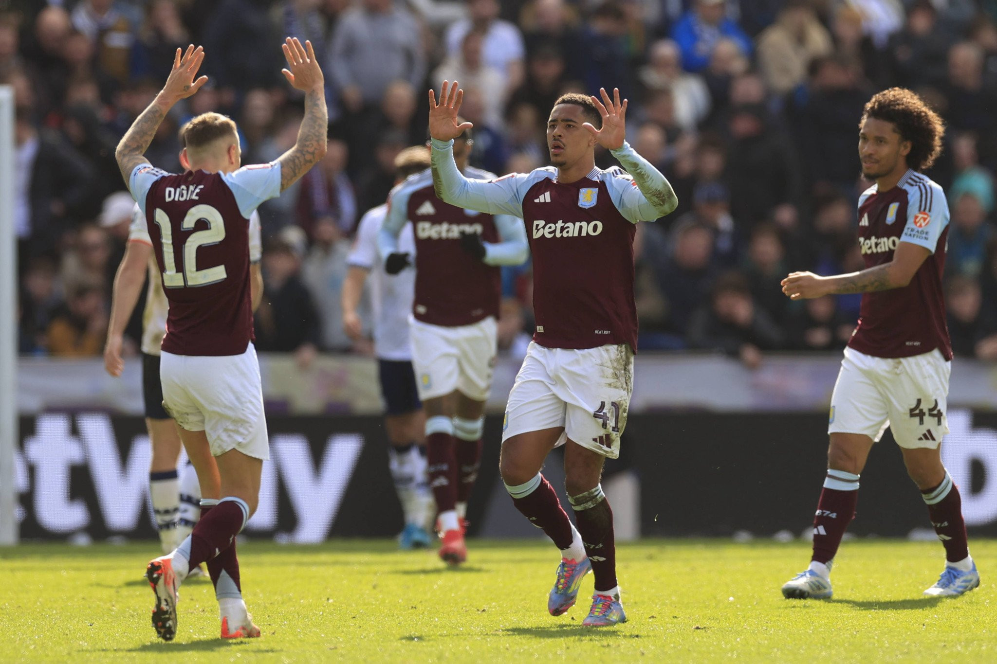 Με... σφραγίδα Ράσφορντ η Άστον Βίλα στα ημιτελικά του Κυπέλλου