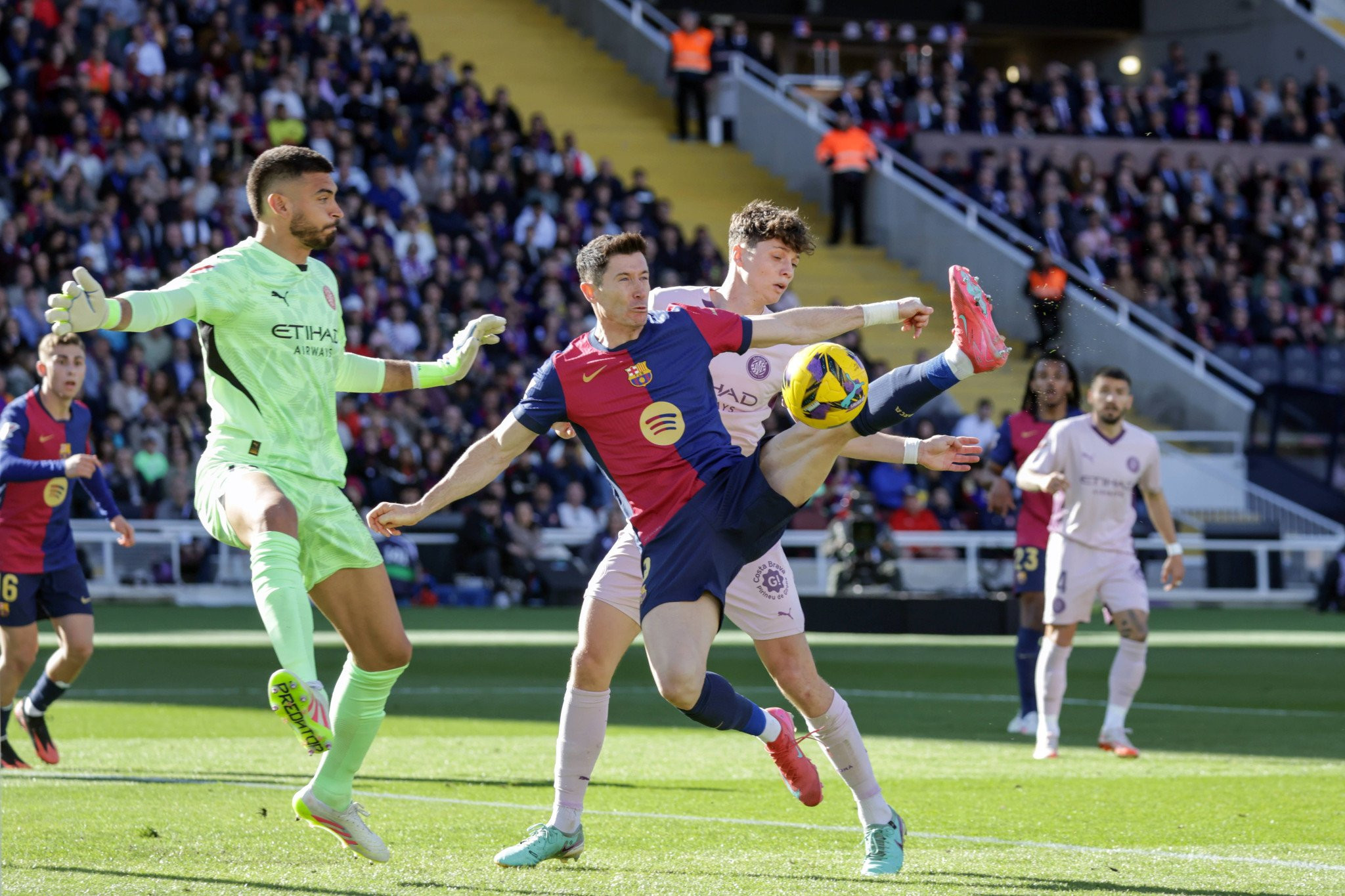 Η Μπαρτσελόνα «καθάρισε» την Τζιρόνα και είναι ξανά στο +3 από την Ρεάλ Μαδρίτης