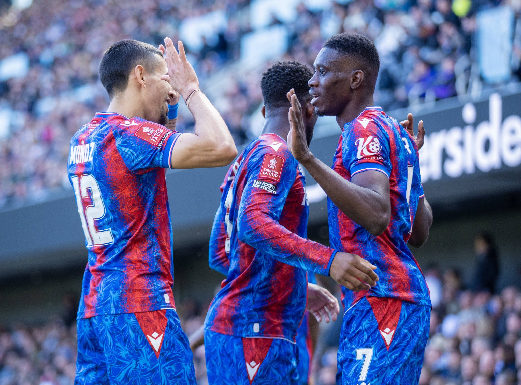 Η Κρίσταλ Πάλας έκανε το καθήκον της και έστειλε μήνυμα στη Λίβερπουλ: «Παρακαλούμε για τον τίτλο»