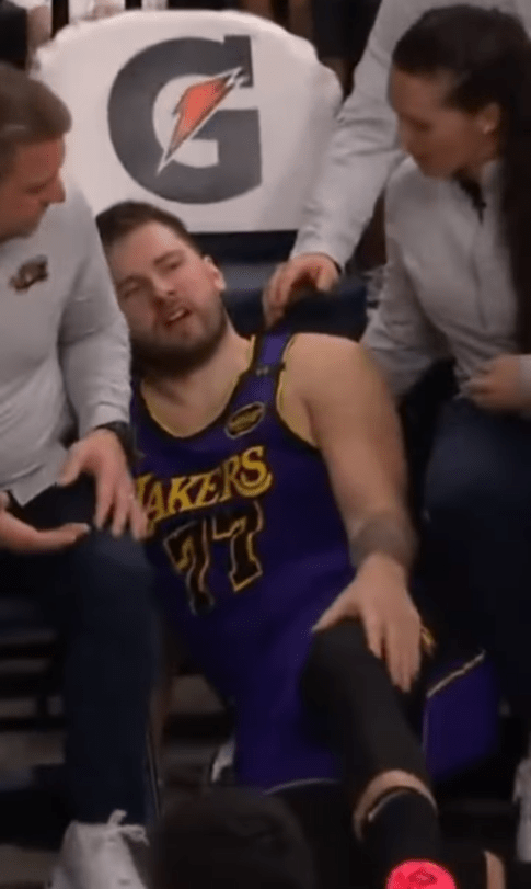 Έξαλλος ο Ντόνσιτς στην αναμέτρηση με τους Γκρίζλις: «Φτάνει πια με αυτές τις μαλ@@@ες» (vid)