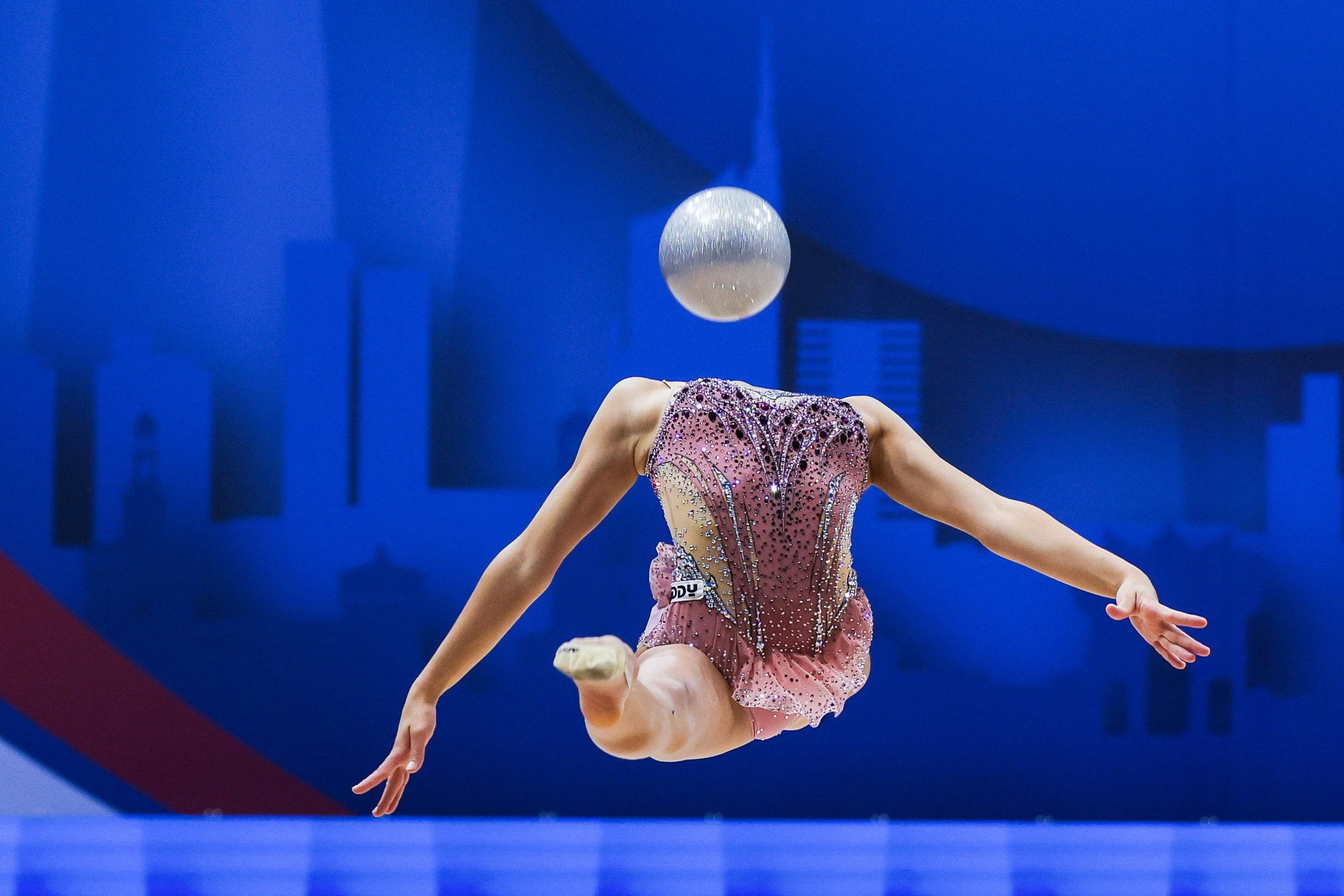 Σκάνδαλο στην ρυθμική γυμναστική: Αθλήτριες έμεναν με τα εσώρουχα για τιμωρία!