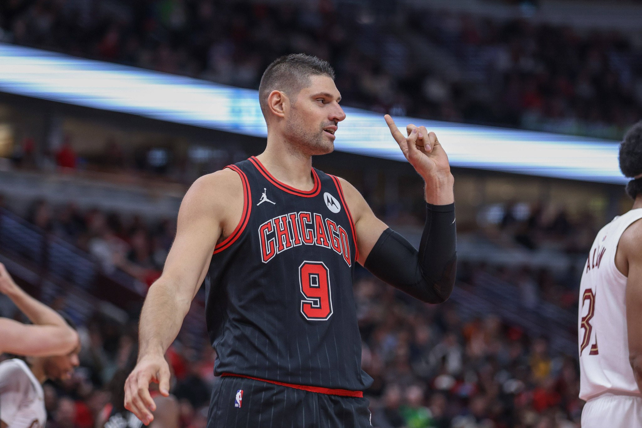 Οι Λέικερς «βλέπουν» Βούτσεβιτς