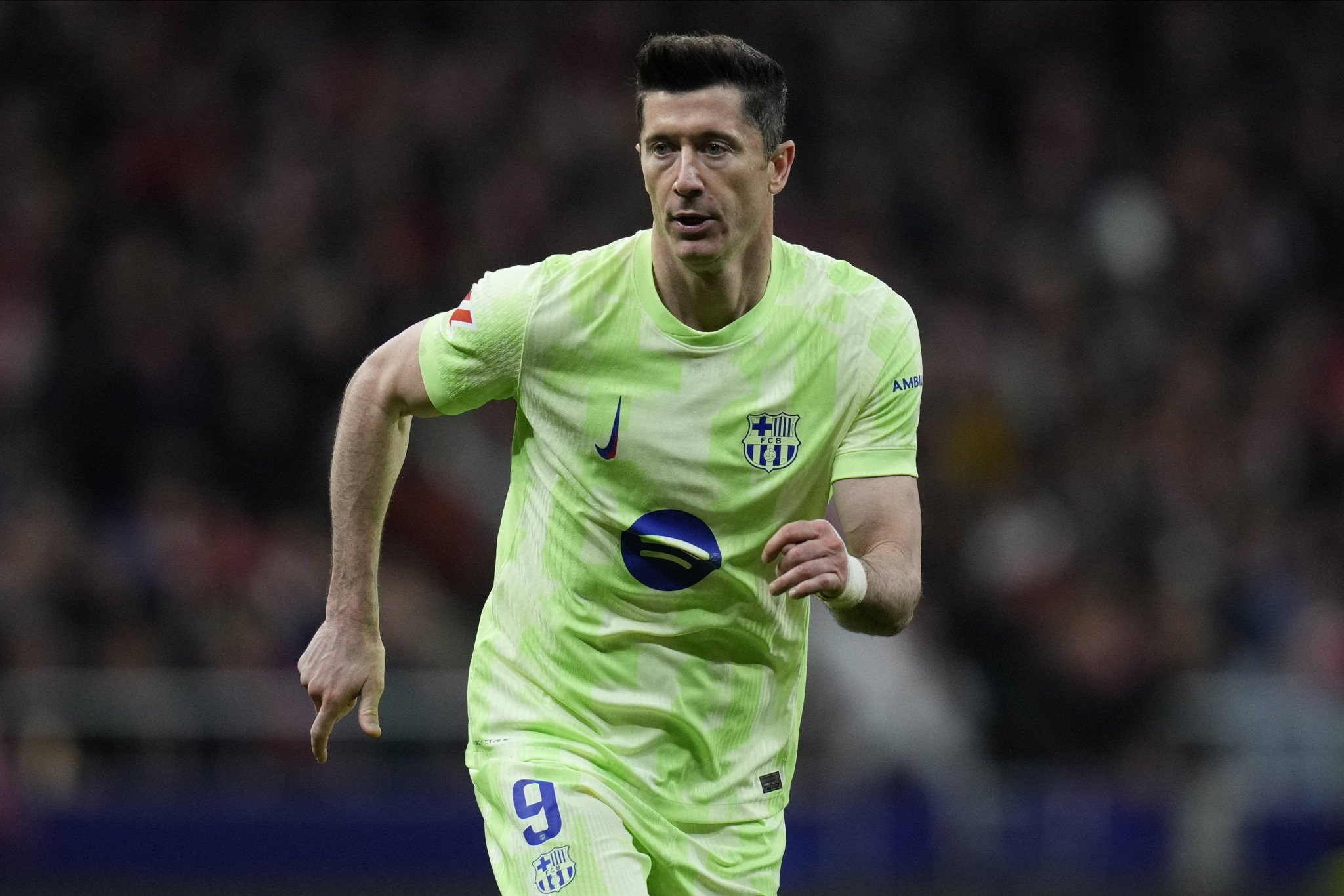 Λεβαντόφσκι: «Οι ομάδες προσπαθούν να μας εμποδίσουν με την ανοχή των διαιτητών»