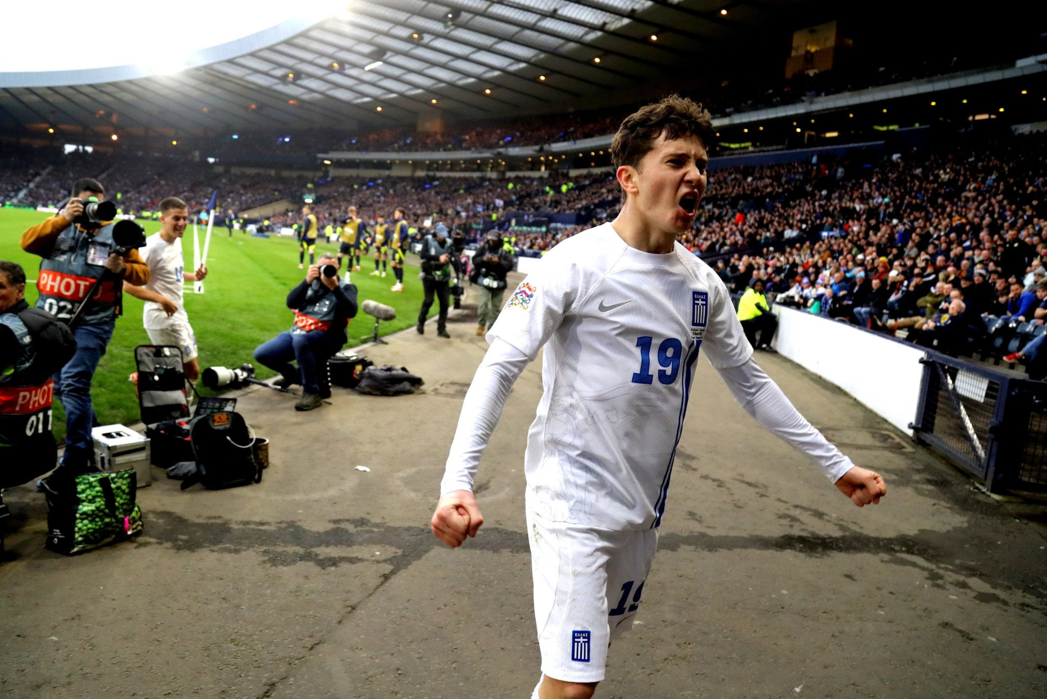 «Ο Μαραντόνα είναι Έλληνας» - Η αποθέωση του Καρέτσα από τους φιλάθλους (vid & pic)