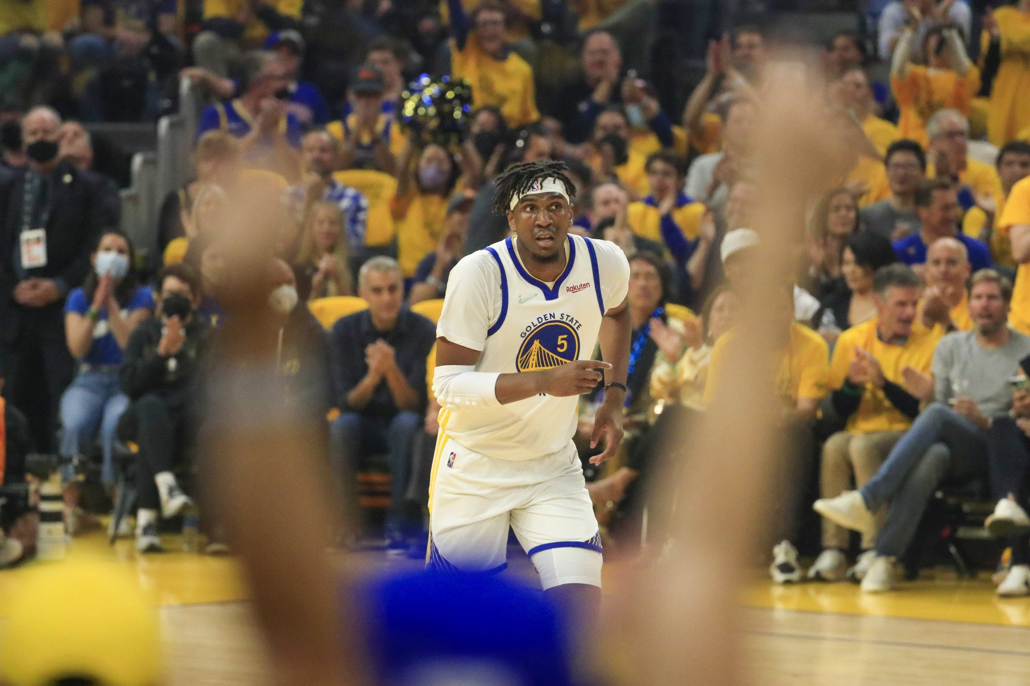 Πρώτο τρίποντο μετά από τέσσερα χρόνια - Ο σέντερ των Γουόριορς τα... κατάφερε! (vid)