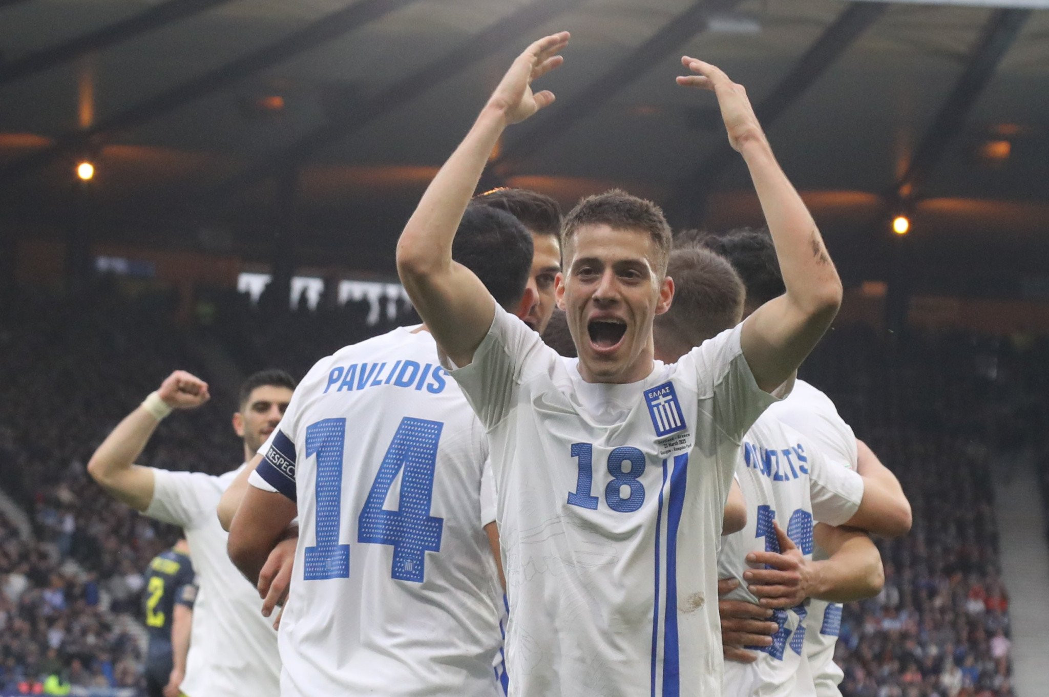 Απίστευτες σκηνές από το «Hampden Park» - Τα γκολ Κωνσταντέλια και Καρέτσα μέσα από το γήπεδο (vid)