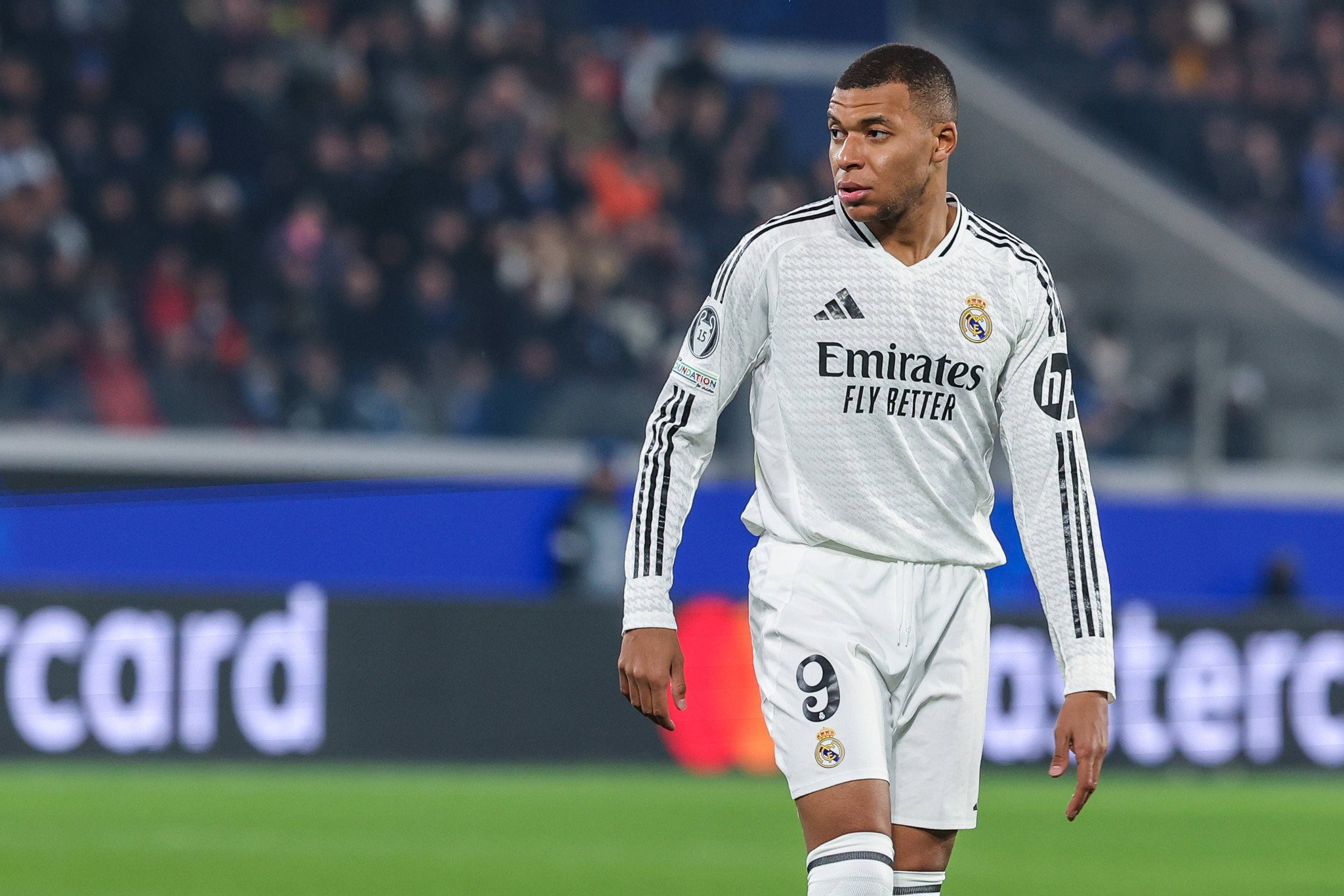 Το κρυφό μήνυμα στη νέα φανέλα της Ρεάλ Μαδρίτης! (pics)