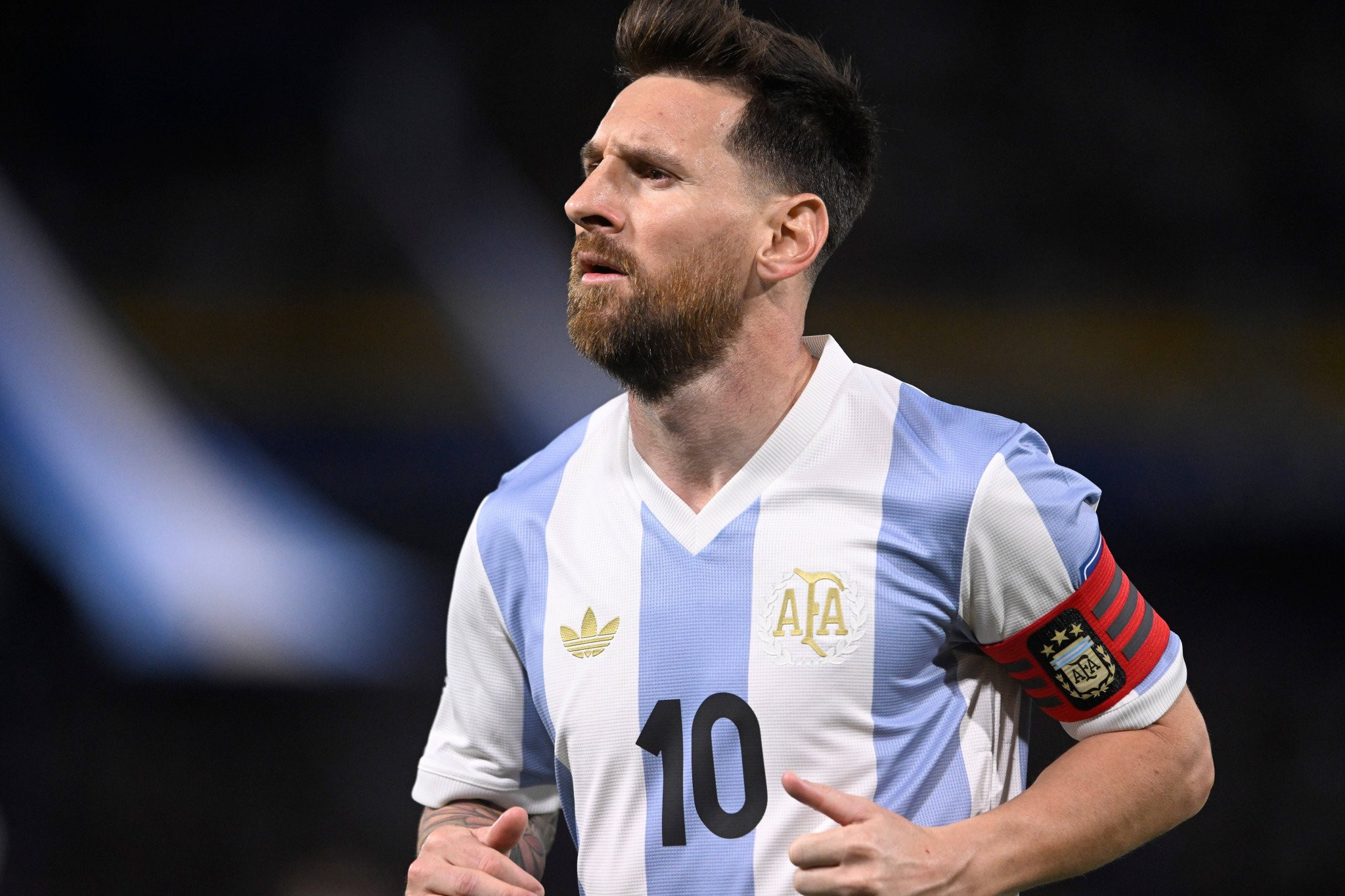 Συγκινήθηκε ο Σκαλόνι - «Ελπίζω ο Μέσι να μην παίξει τον τελευταίο εντός έδρας αγώνα με την Αργεντινή»