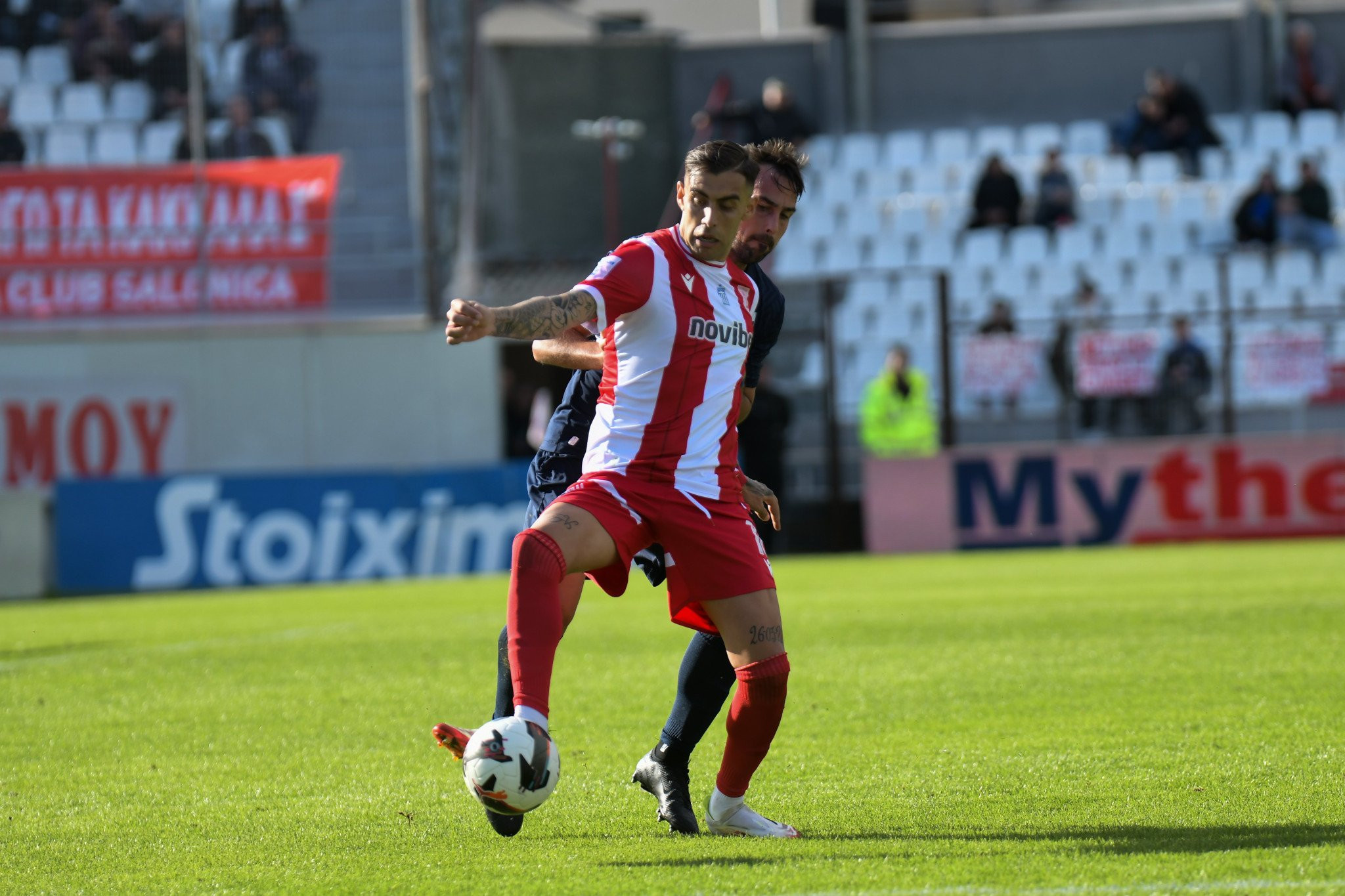 Σφίγγει ο κλοιός για τη Λαμία, 1-1 με τον Πανσερραϊκό εκτός έδρας