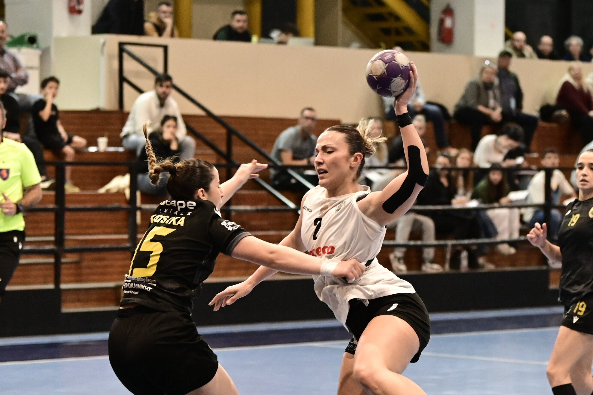 Ο ΠΑΟΚ κέρδισε (18-22) την ΑΕΚ και προκρίθηκε στους τελικούς της Α1 Γυναικών