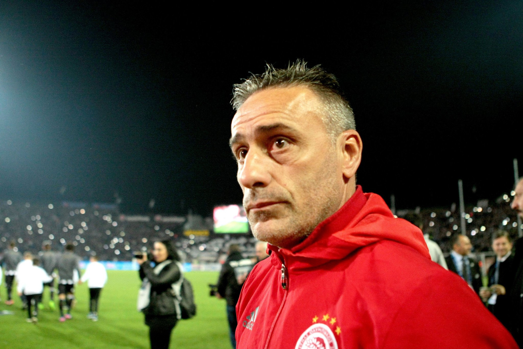 Πρώην προπονητής του Ολυμπιακού απολύθηκε από τον πάγκο των ΗΑΕ