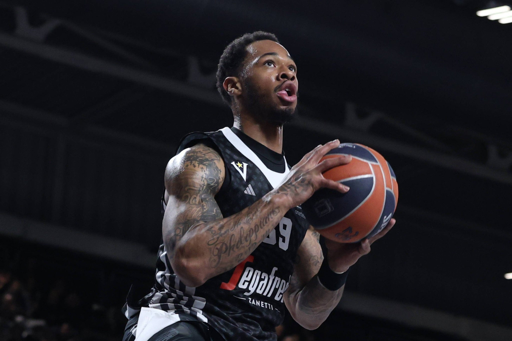 H AEK ανακοίνωσε την απόκτηση του Τάκερ - Πότε έρχεται στην Αθήνα (vid)