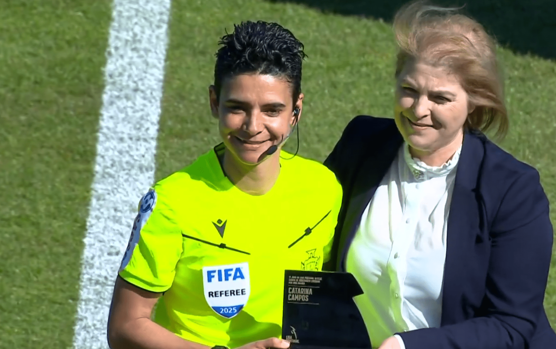 Γυναίκα διαιτητεύει αγώνα στην πρώτη κατηγορία ανδρών της Πορτογαλίας για πρώτη φορά (vid)