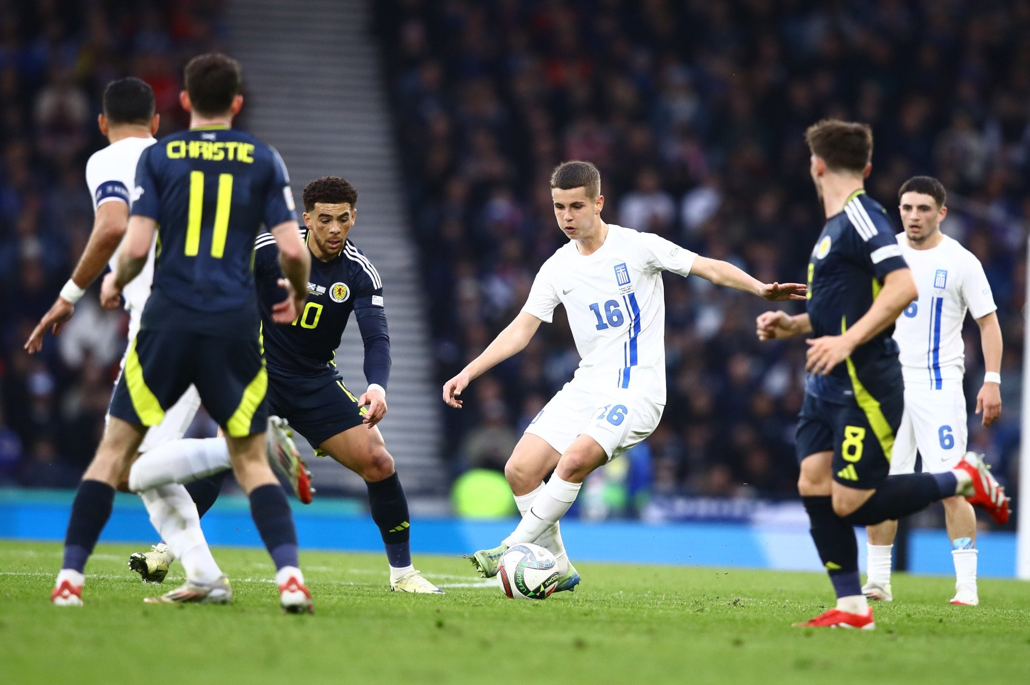 Η παρακάμερα του θριάμβου της Ελλάδας στη Σκωτία - Οι γκολάρες και ο παλμός της εξέδρας (vid)