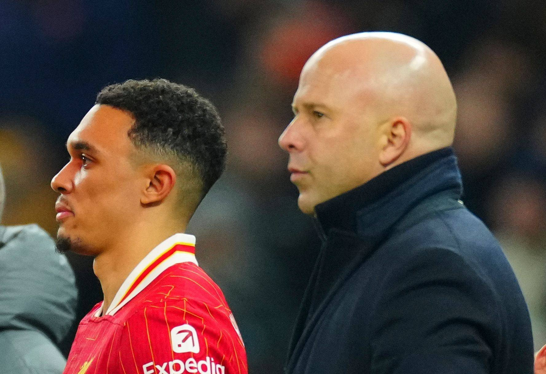 Ξεκάθαρος ο Σλοτ για το μέλλον του Άρνολντ - «Δεν με επηρεάζει καθόλου»