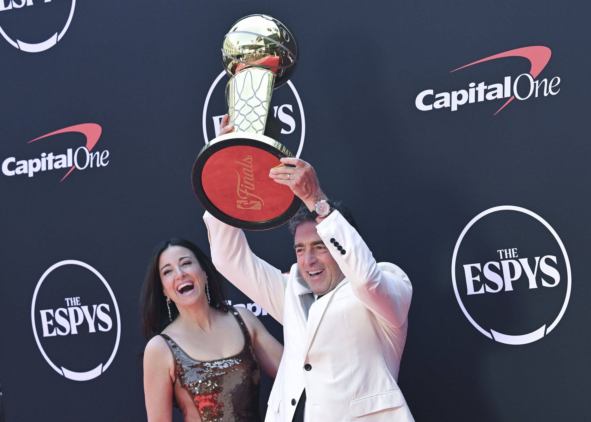 Ο Βικ Γκρούσμπεκ παραμένει CEO των Σέλτικς μέχρι το 2028