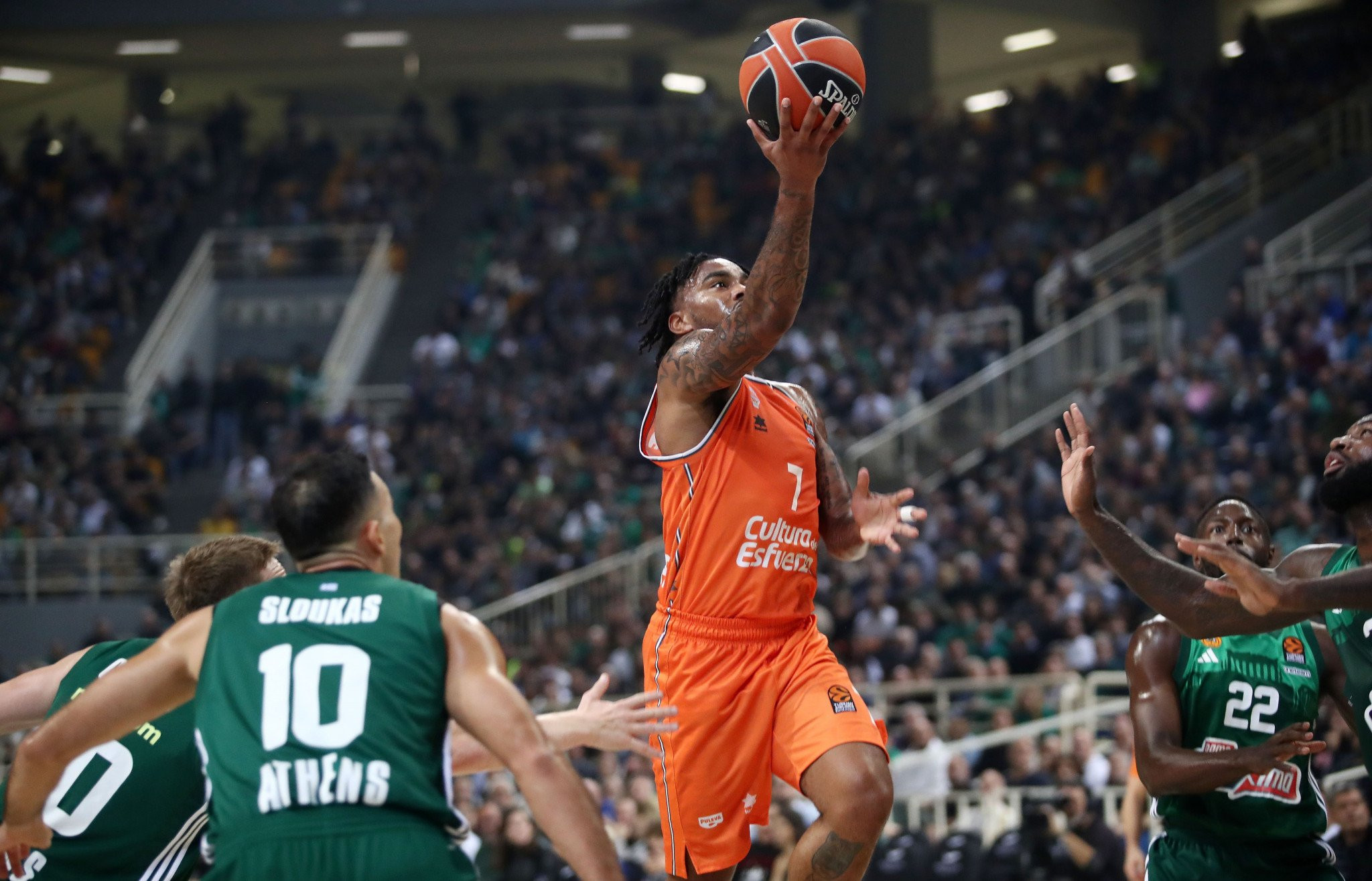 Η Χάποελ του Ιτούδη... μισό βήμα μακριά από τον Κρις Τζόουνς