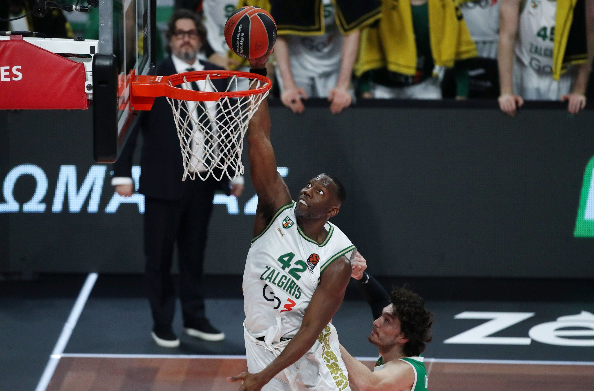 Τέλος από τη Ζαλγκίρις ο Ντάνστον και άλλοι τρεις παίκτες