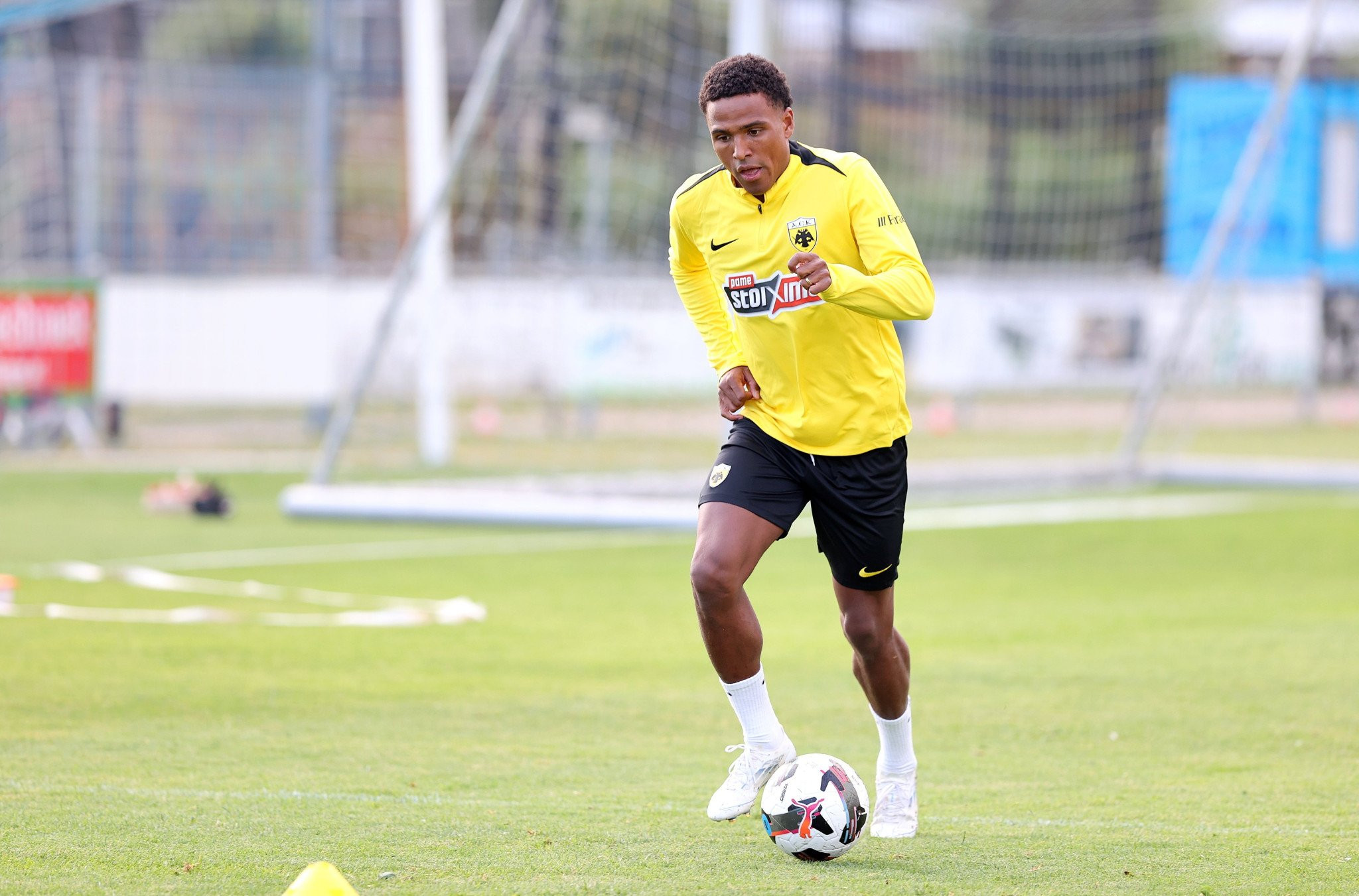 «Ενδιαφέρονται για τον Ελίασον ομάδες από την Βραζιλία και την Μέση Ανατολή»