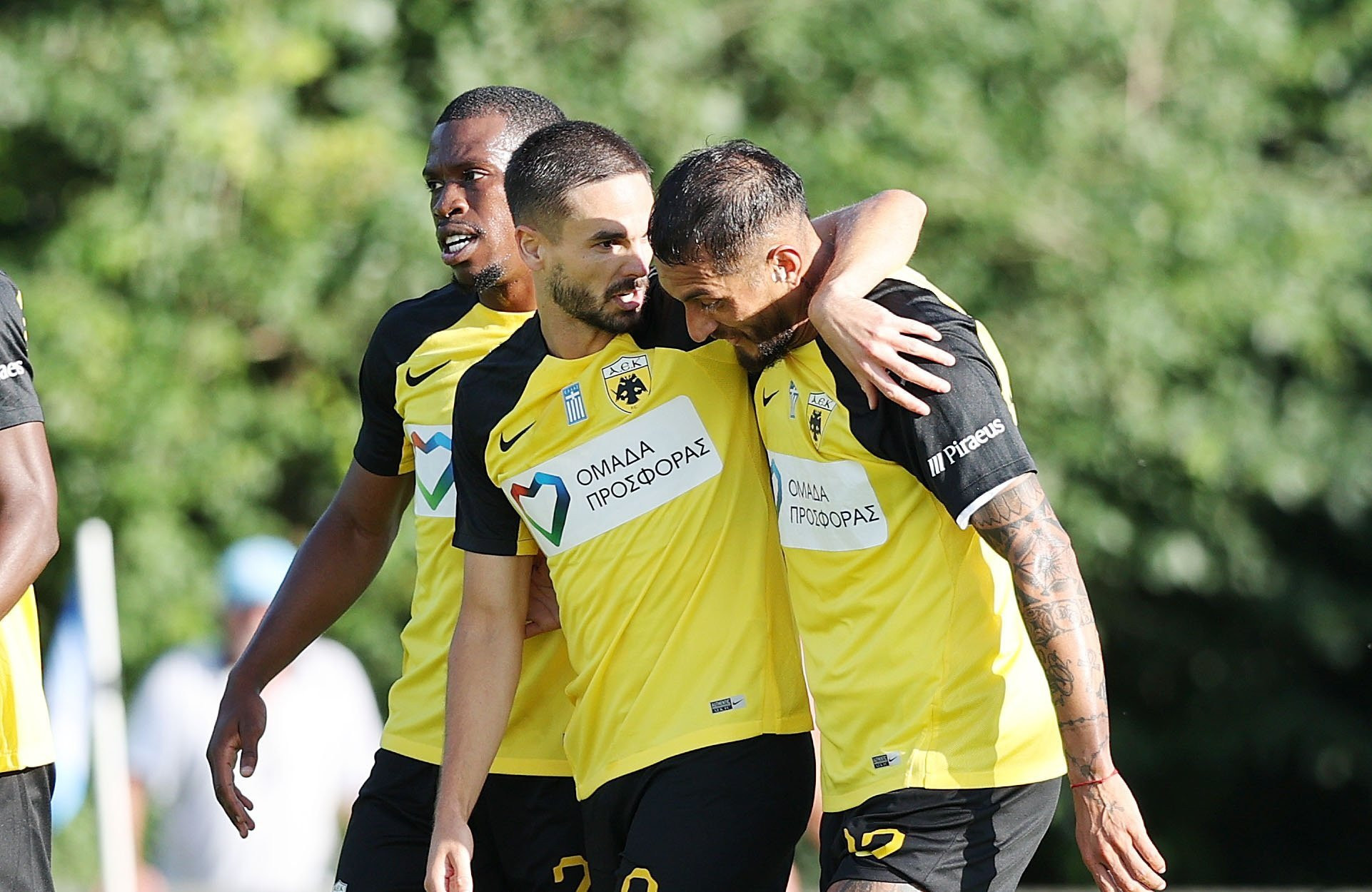 Προβλημάτισε αλλά κέρδισε με ανατροπή η ΑΕΚ