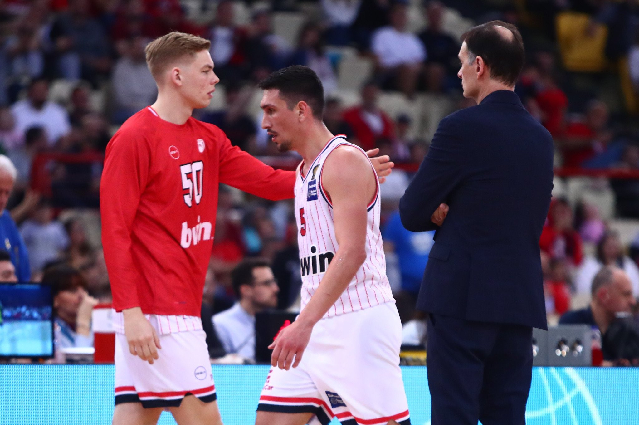 Ετοιμάζει πρόταση στον Λαρεντζάκη ο Ολυμπιακός - Ανανεώνει και δίνει δανεικό τον Τανούλη