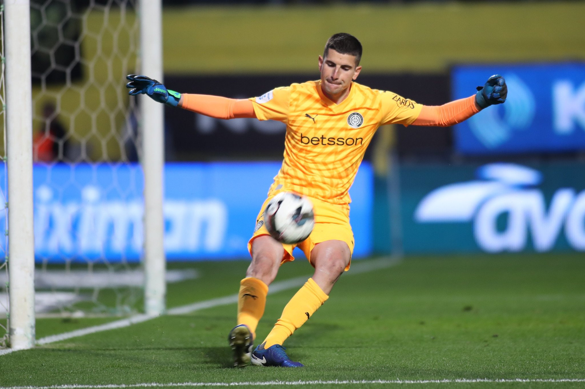 Παρελθόν από τον ΟΦΗ ο Ναούμοφ