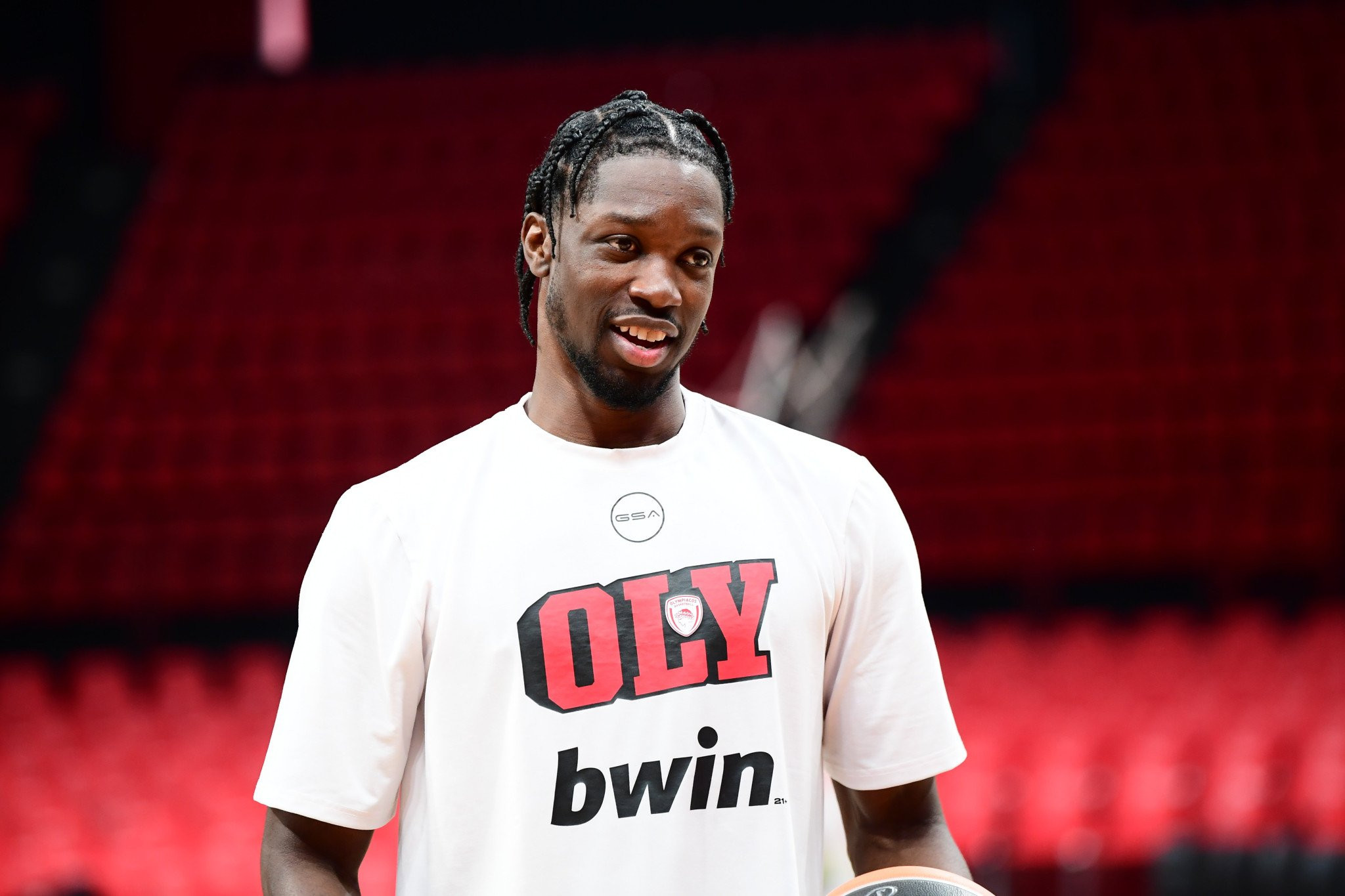 Από τον Ολυμπιακό και την EuroLeague στη Ρουμανία: Αυτή είναι η νέα ομάδα του Νέιθαν Μενσά