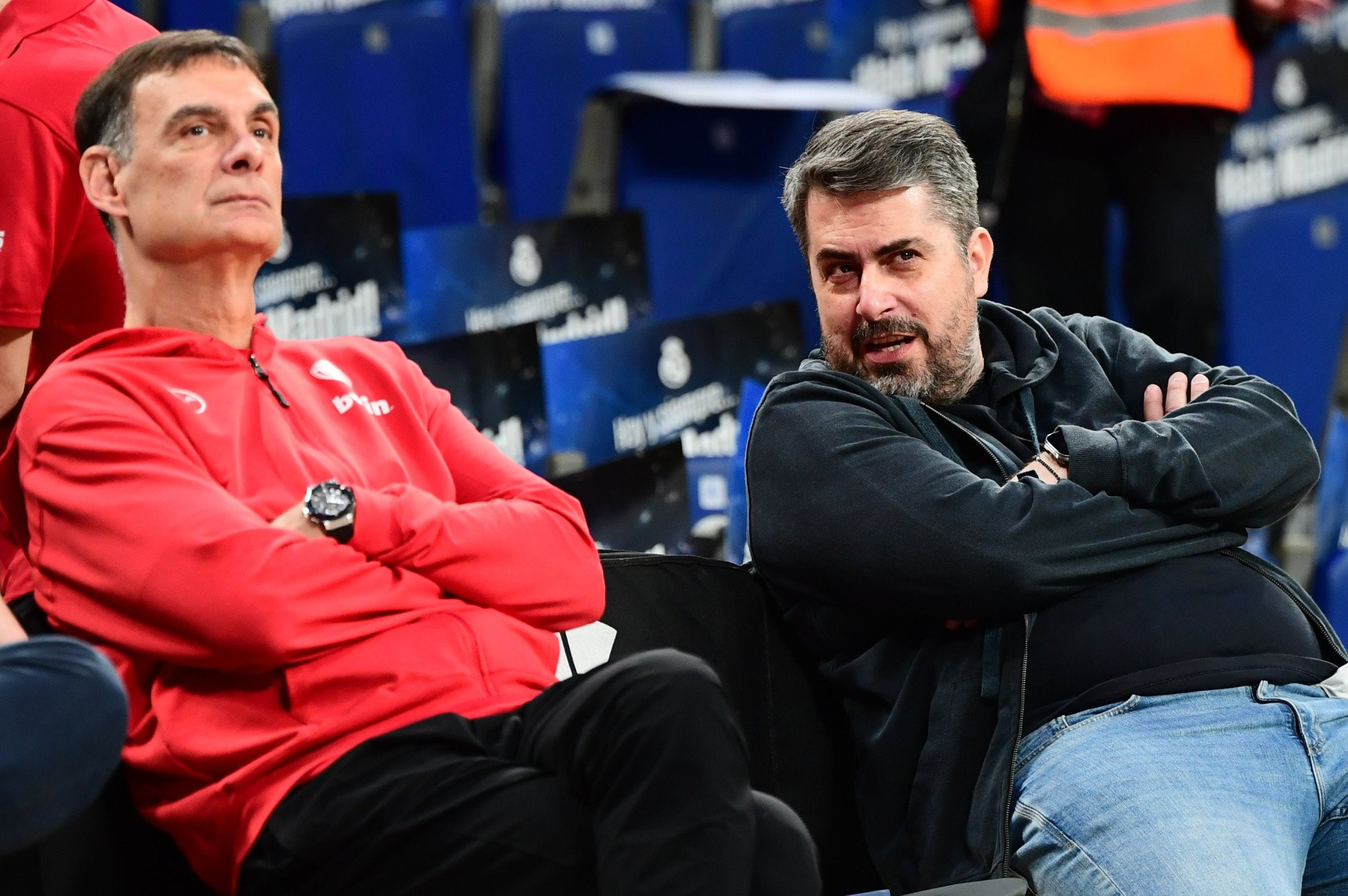 Mπαρτζώκας και Μπαφές παρακολουθούν Χοκς - Σανς για τη Summer League του ΝΒΑ (video)