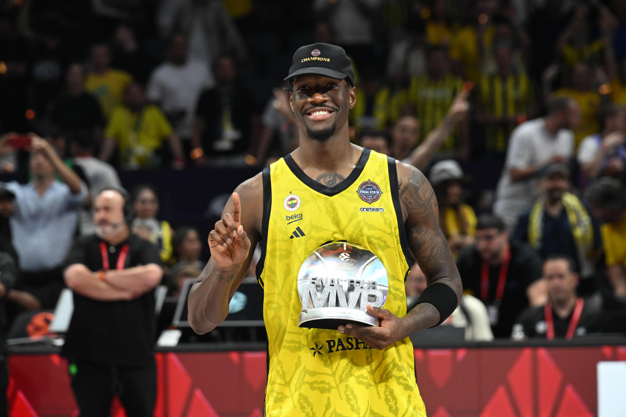 Το ευχαριστώ της Φενέρμπαχτσε στον Νάιτζελ Χέις - Ντέιβις