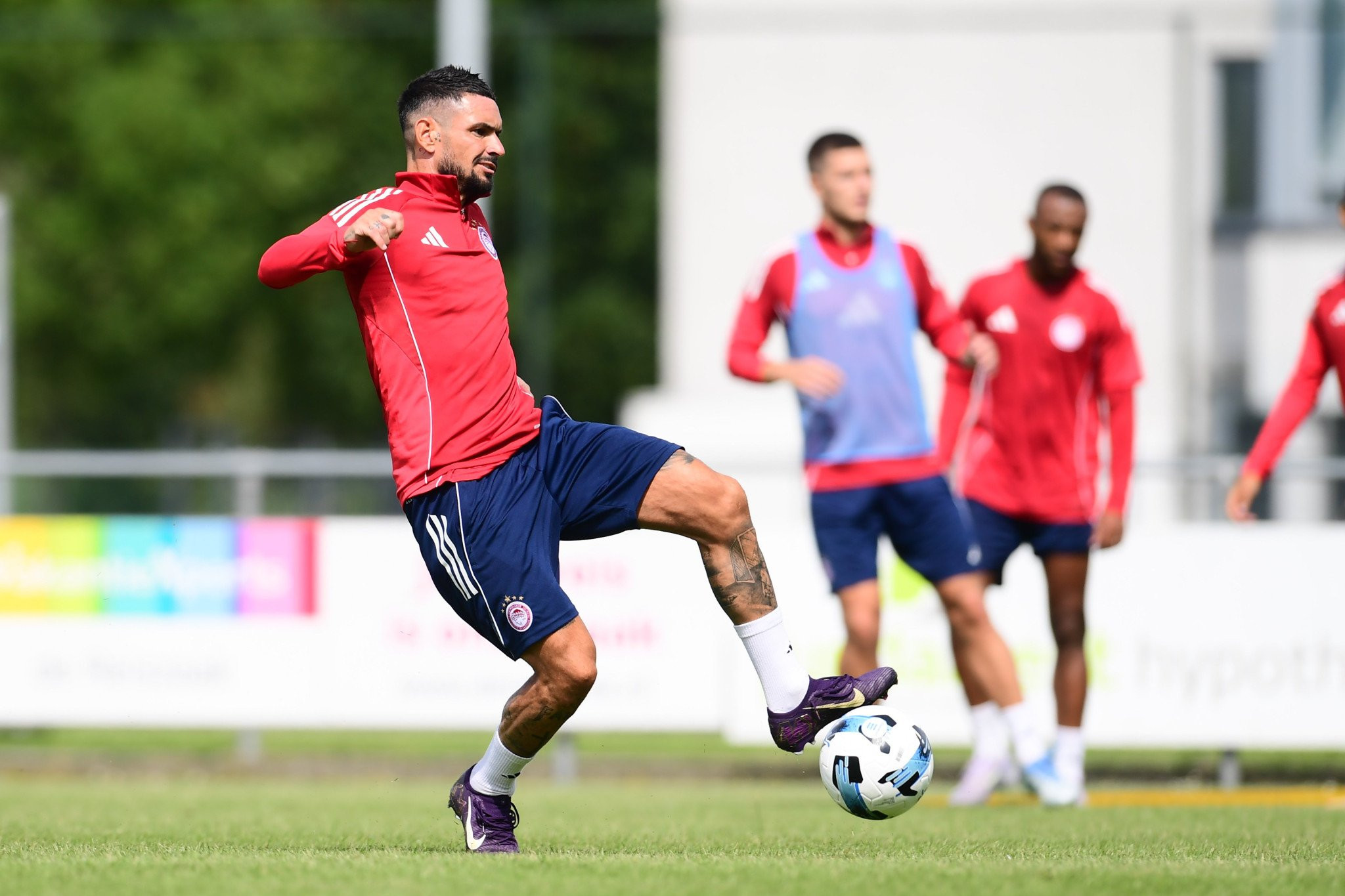 Με... γκάζια η προπόνηση του Ολυμπιακού στην Ολλανδία, ενόψει του φιλικού με την Μπρέντα (pics,vid)