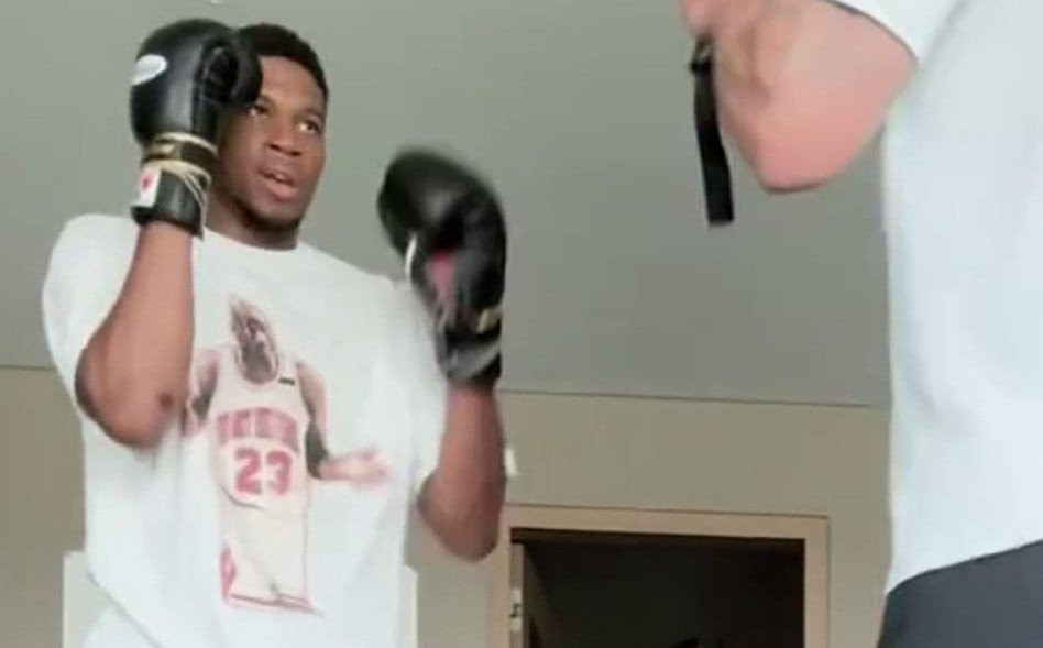 Ο Αντετοκούνμπο το... γύρισε στο μποξ και προπονείται μαζί με την σύζυγό του (video)