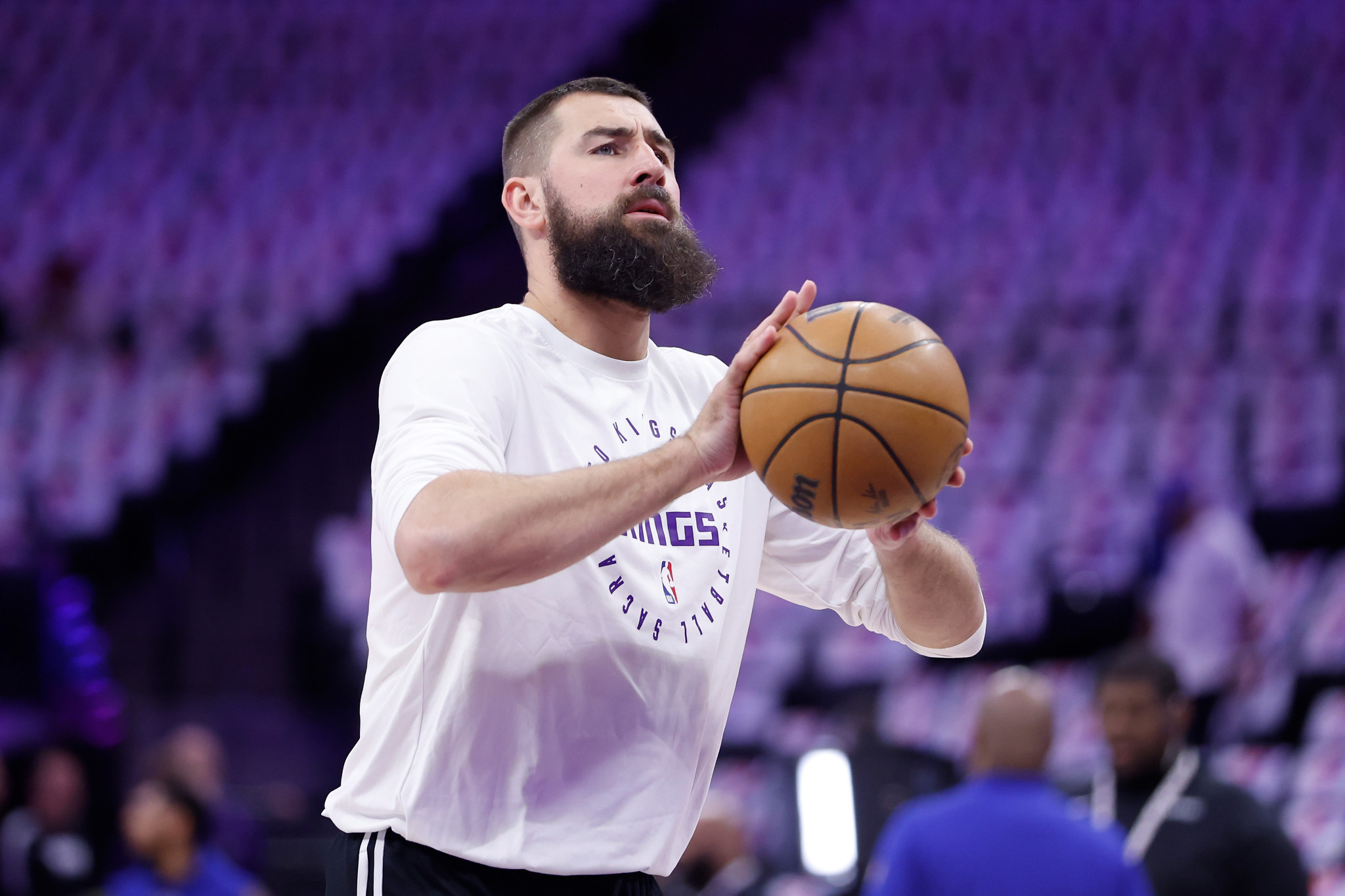 Ο Έντι Τζόνσον πήρε θέση για την υπόθεση Βαλαντσιούνας: «Να παίζει οχτώ λεπτά και να τον κατηγορούν;»